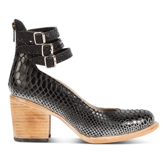 Freebird by Steven Shoes - FREEBIRD Randi Black Snake in Size 6